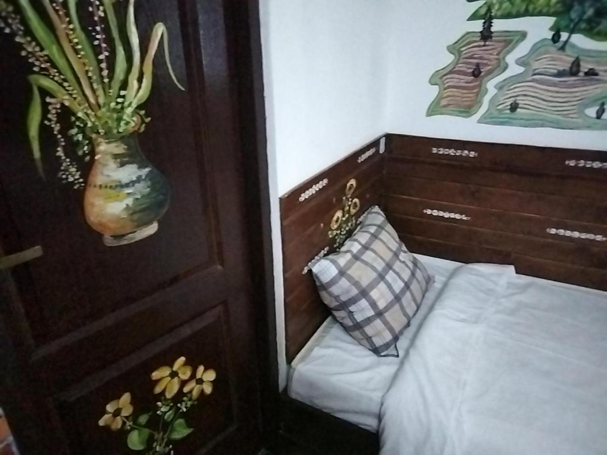 Casa Piscul Lupului Villa Pucioasa Luaran gambar