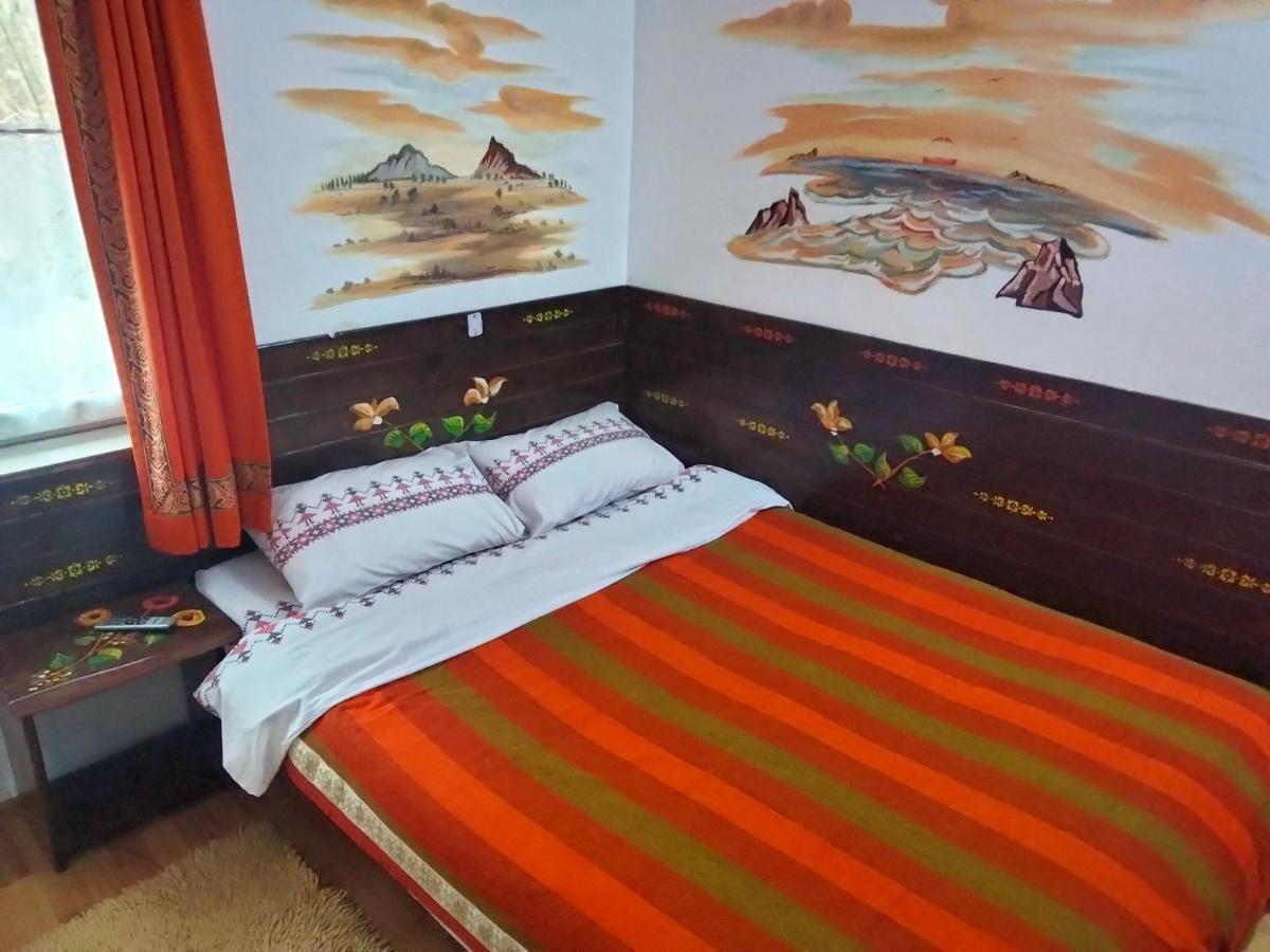 Casa Piscul Lupului Villa Pucioasa Luaran gambar