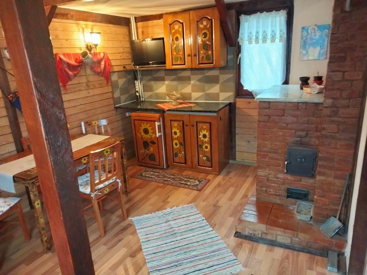 Casa Piscul Lupului Villa Pucioasa Luaran gambar