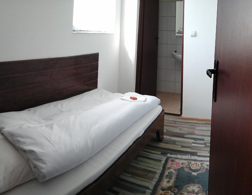 Casa Piscul Lupului Villa Pucioasa Luaran gambar