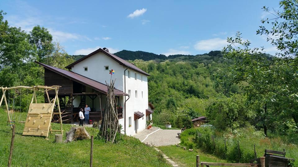 Casa Piscul Lupului Villa Pucioasa Luaran gambar