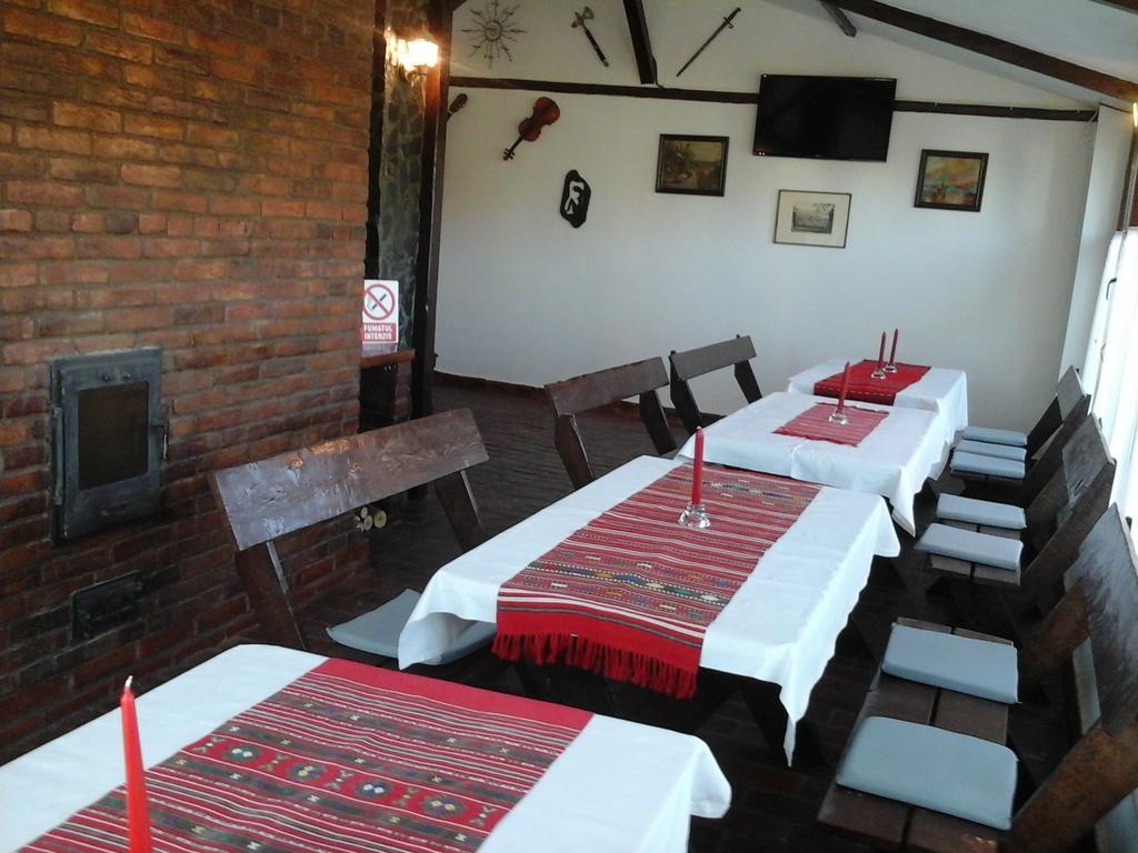Casa Piscul Lupului Villa Pucioasa Luaran gambar