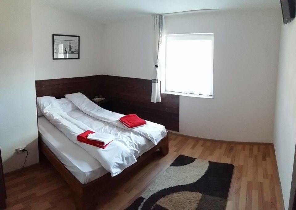 Casa Piscul Lupului Villa Pucioasa Luaran gambar